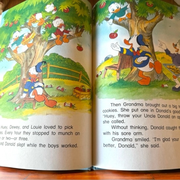 VINTAGE Walt Disney Fun-To-Read Library - 4-Book Lot - 1980s Bantam Books - Picture 10 of 16